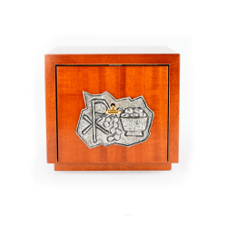 Sacrário em Madeira com Desenho em Relevo